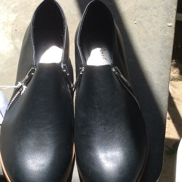 American Eagle Outfitters Shoes - Brand new American eagle 8 1/2 wide